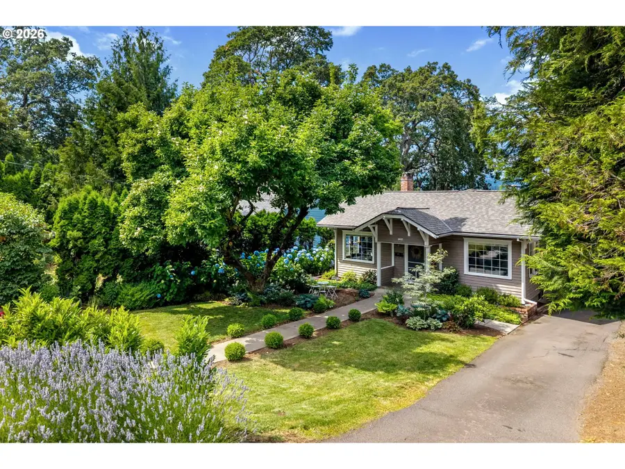 1204 State St, Hood River, OR 97031 - #3