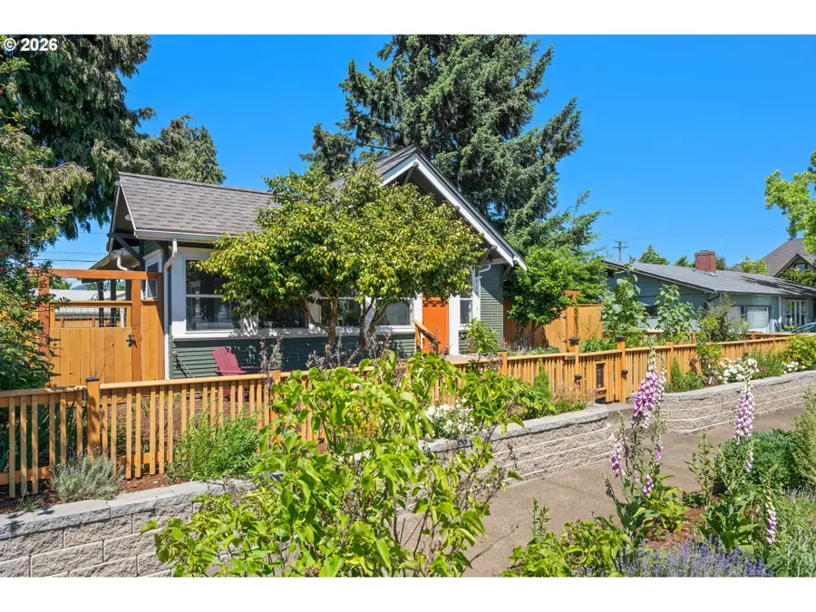 918 C St, Springfield, OR 97477 - #2