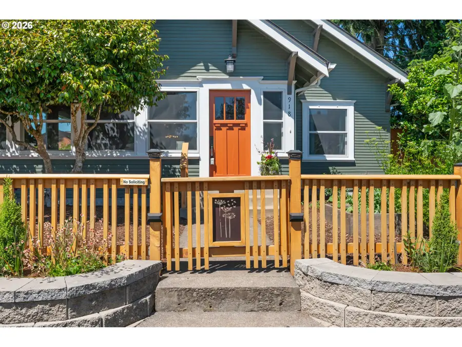 918 C St, Springfield, OR 97477 - #3