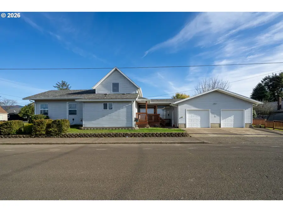 1403 5th St, Tillamook, OR 97141 - Image #2