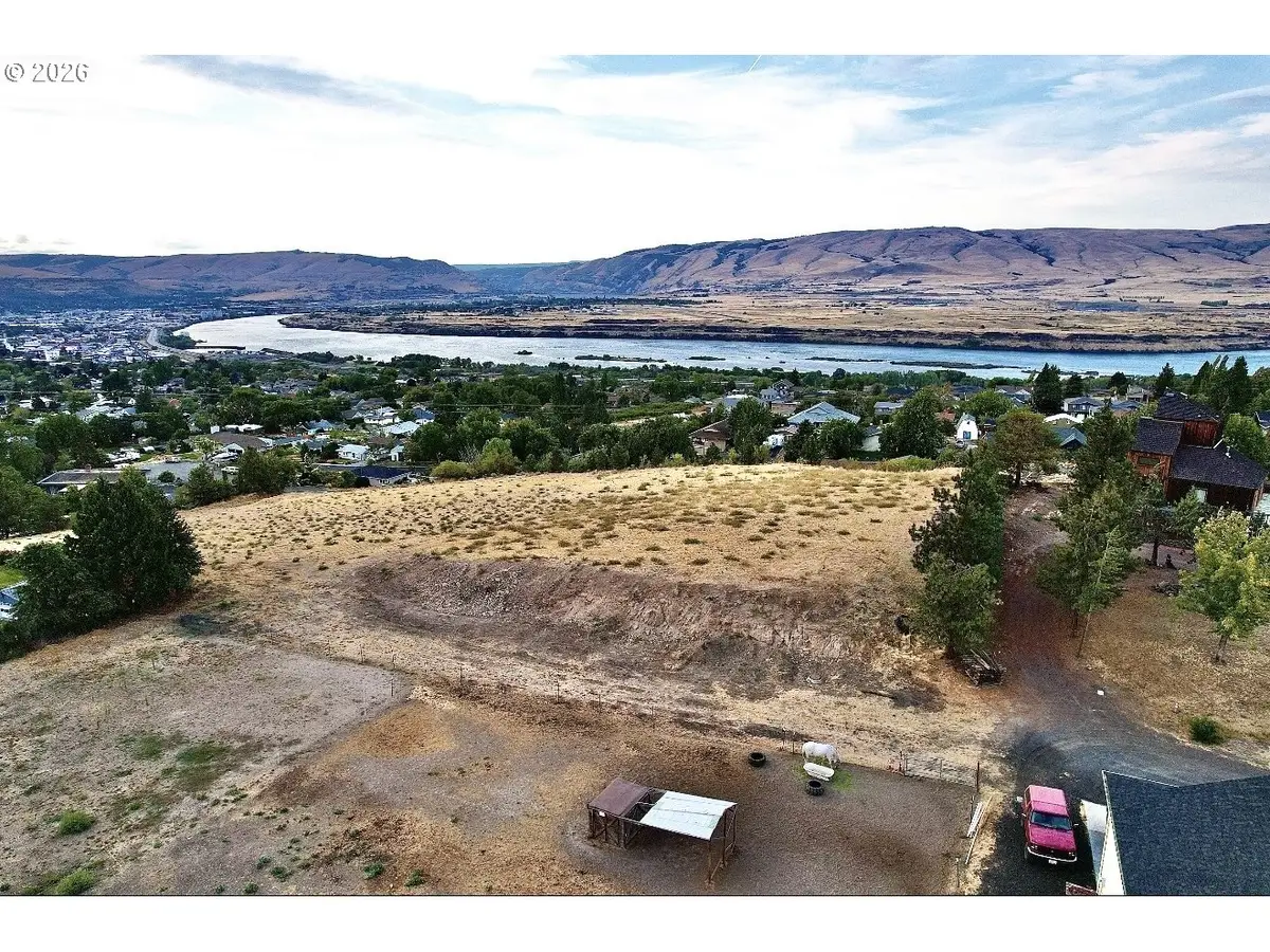E 17th St, The Dalles, OR 97058 - #1