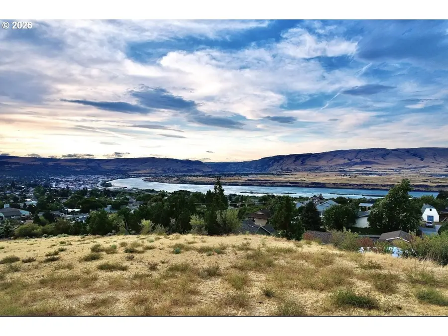E 17th St, The Dalles, OR 97058 - #3
