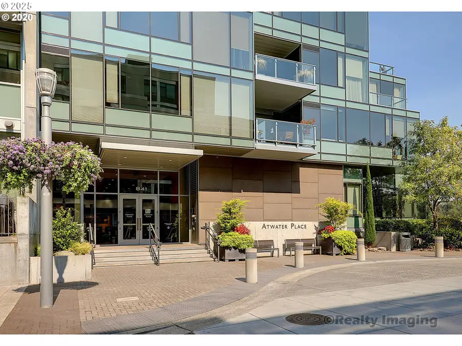 841 S Gaines St #319, Portland, OR 97239 - Image #2