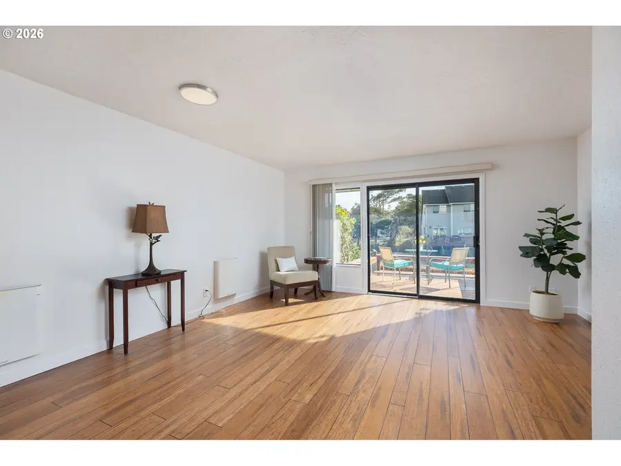 180 SE Highway 101 #7, Lincoln City, OR 97367 - #3