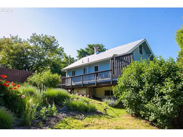 51 Columbia Ave, Underwood, WA 98651