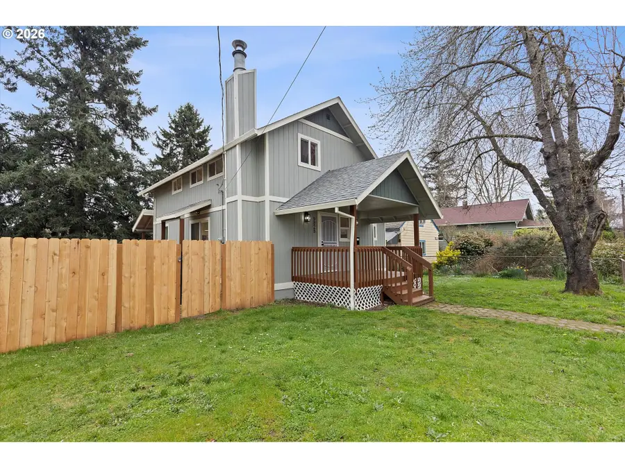 9828 SE Ellis St, Portland, OR 97266 - #3