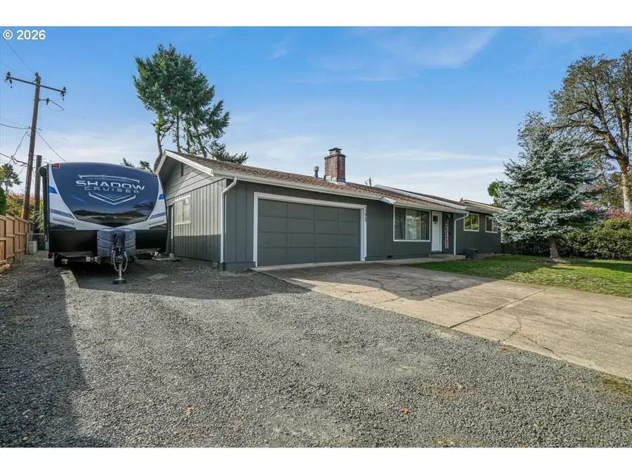 1375 Anthony Ave, Cottage Grove, OR 97424 - #3