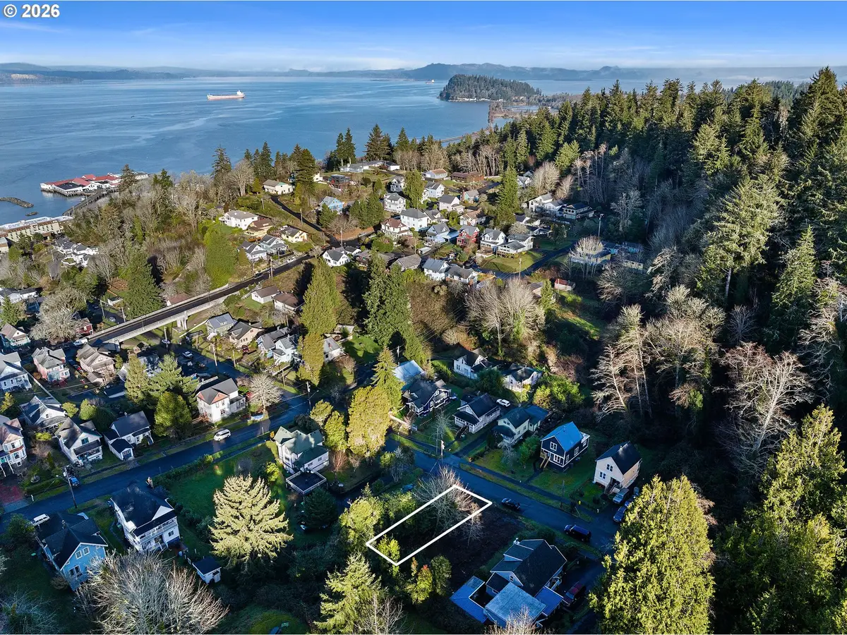 755 38th St, Astoria, OR 97103 - #1