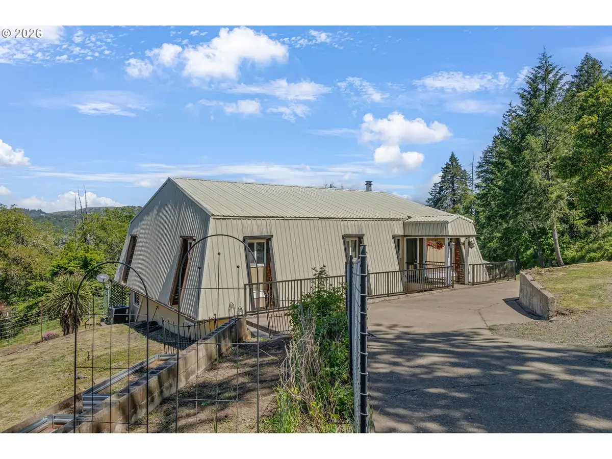 331 Hemlock Ln, Roseburg, OR 97471 - #1