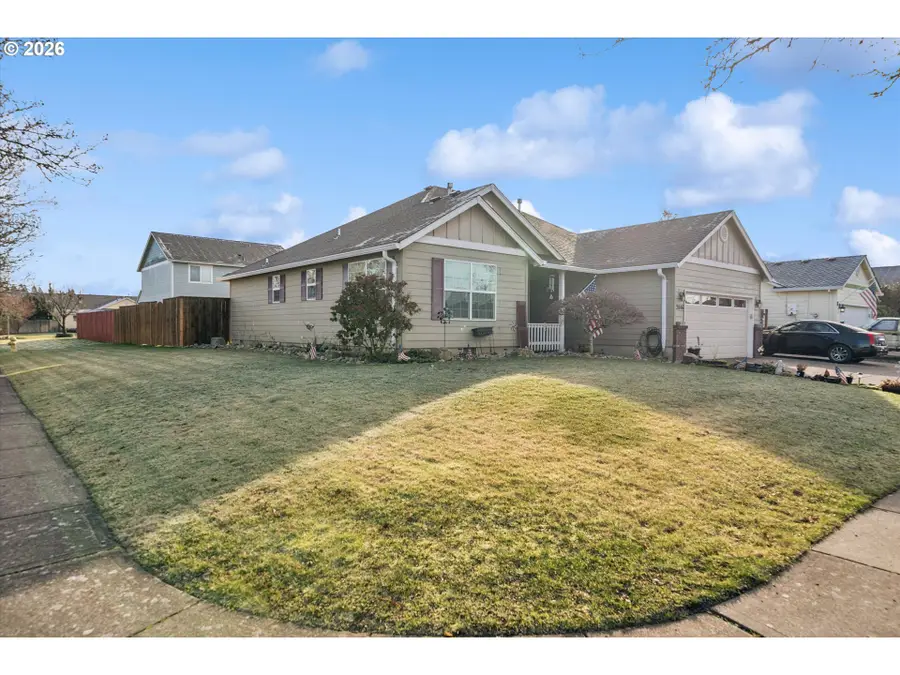 2846 Roanoke St, Woodburn, OR 97071 - Image #2