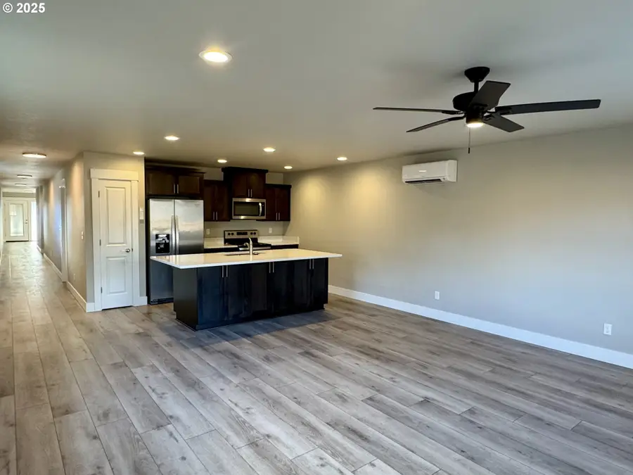 158 SE Mosher Ave, Roseburg, OR 97470 - Image #3