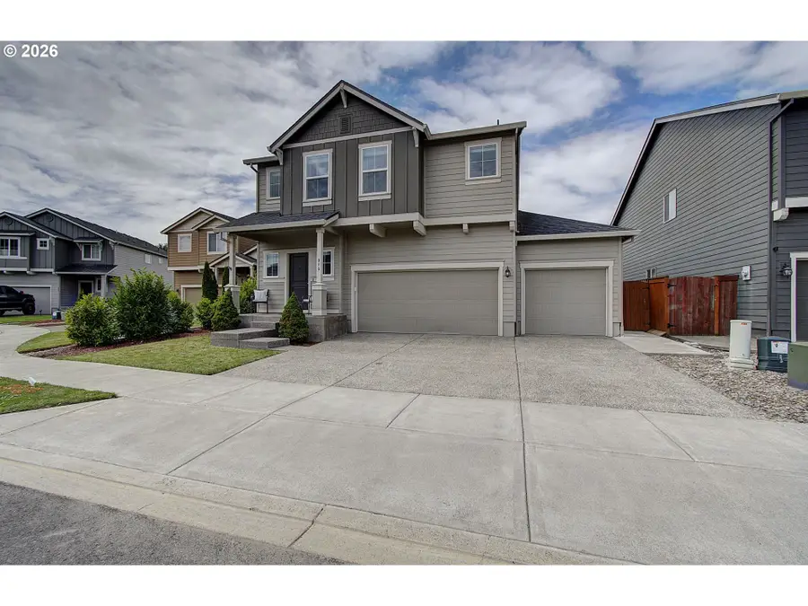 915 N Gibert Ct, Ridgefield, WA 98642 - #2