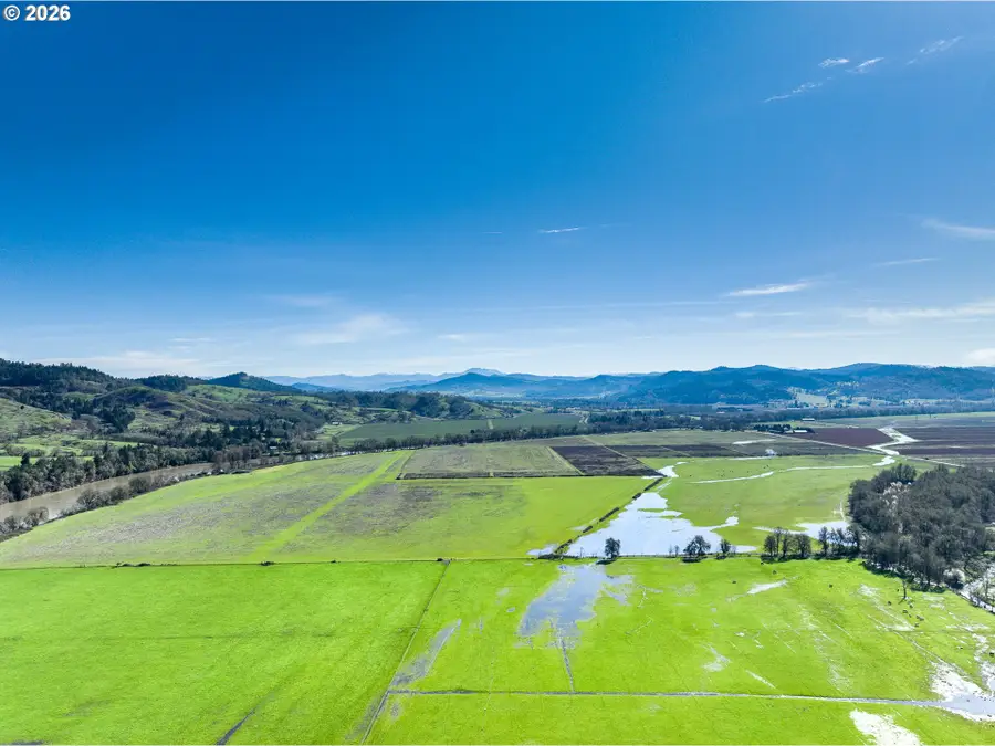 687 Hubbard Creek, Umpqua, OR 97486 - #2