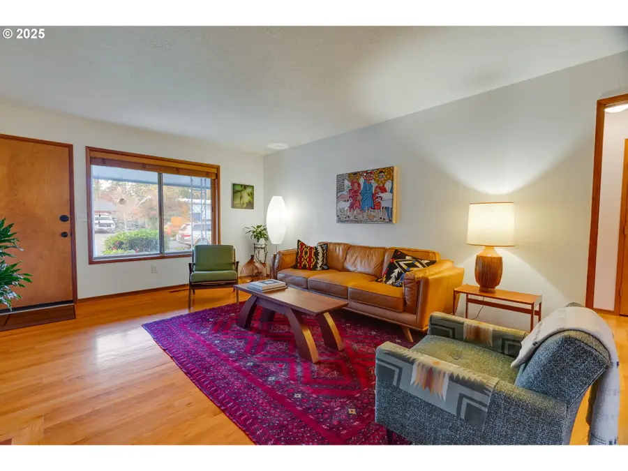 1206 NE 113th Ave, Portland, OR 97220 - Image #3