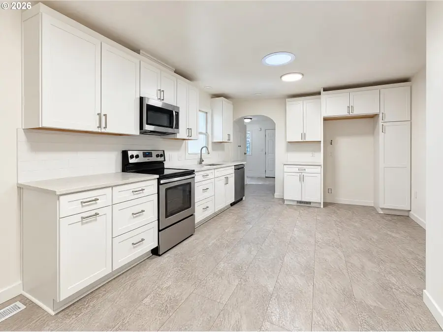 1341 N Clark St, Cornelius, OR 97113 - #2