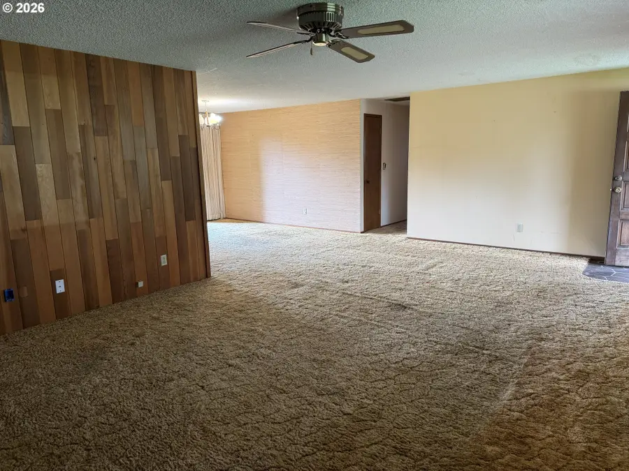 13202 NE Brookside Dr, Aurora, OR 97002 - #3