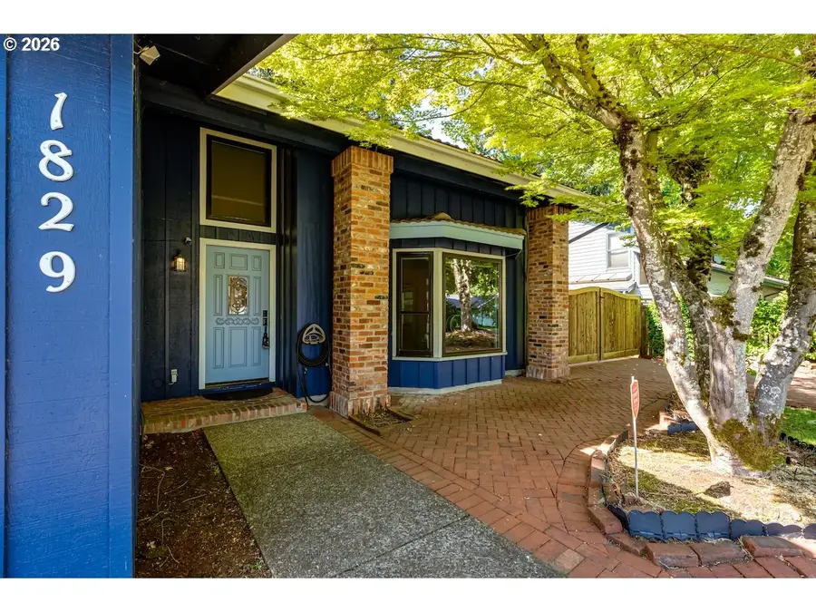 1829 Russet Dr, Eugene, OR 97401 - #2