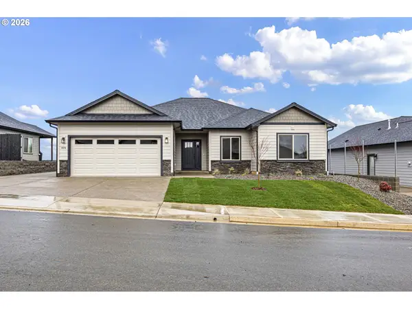 909 Durham Ave, Sutherlin, OR 97479