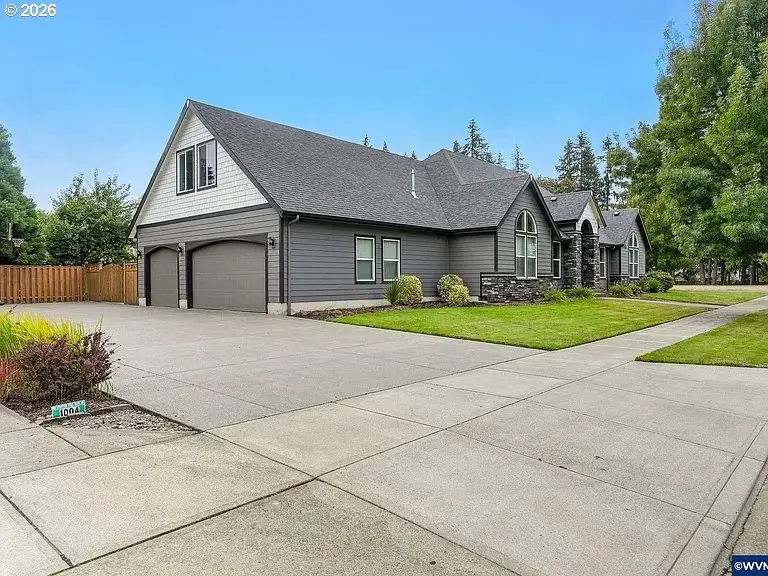 920 Highland St, Stayton, OR 97383 - #2