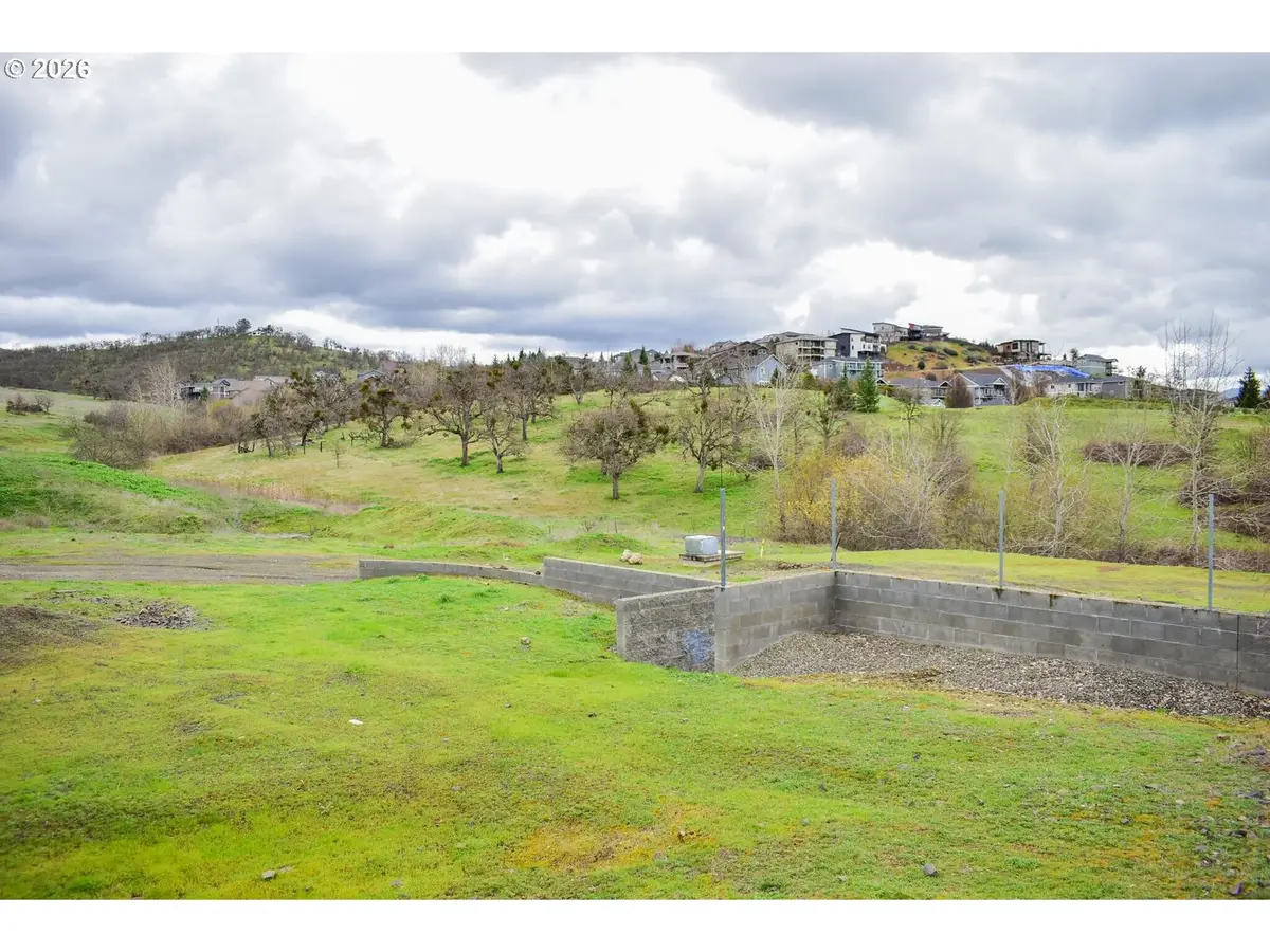 3600 Lone Pine Rd, Medford, OR 97504 - #1