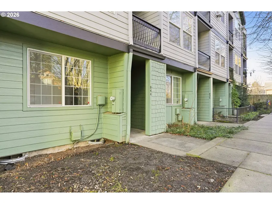 844 SE Woodrow Ln, Hillsboro, OR 97123 - #3