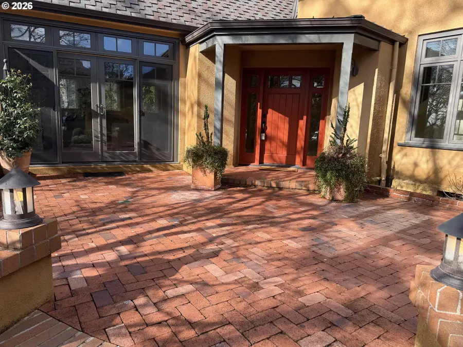 2565 Braewood Ln, Eugene, OR 97405 - Image #2