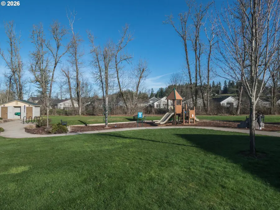 1643 N Broadway St, Estacada, OR 97023 - Image #2