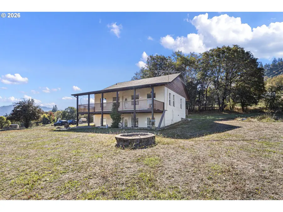407 Plat M Rd, Sutherlin, OR 97479 - #2