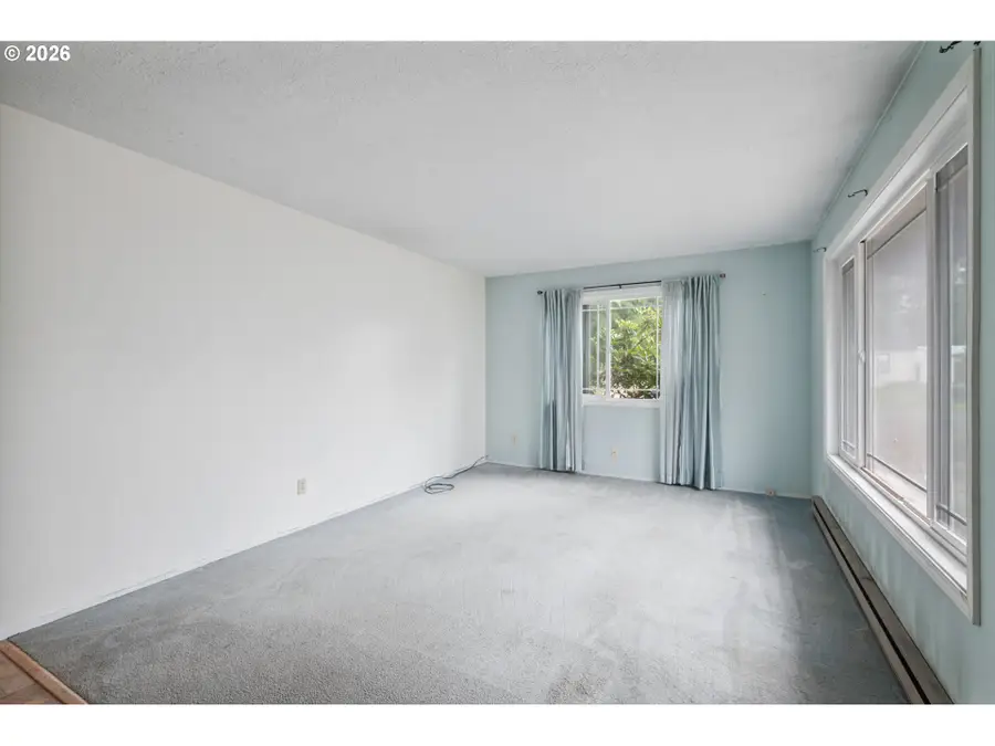 3257 Pine St, Longview, WA 98632 - #3