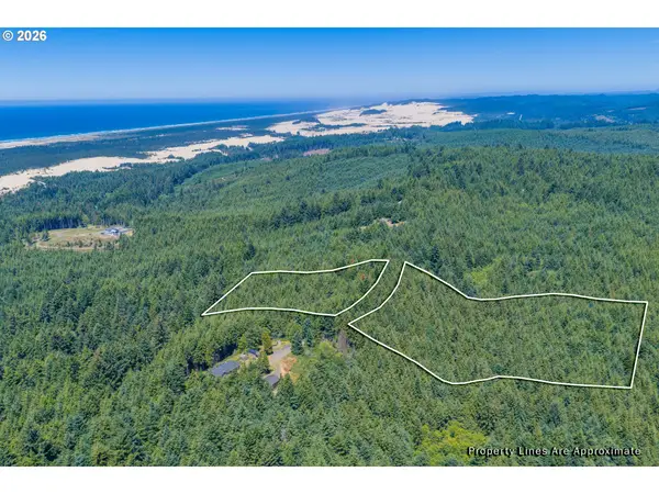 000 Stage Rd, NorthBend, OR 97459