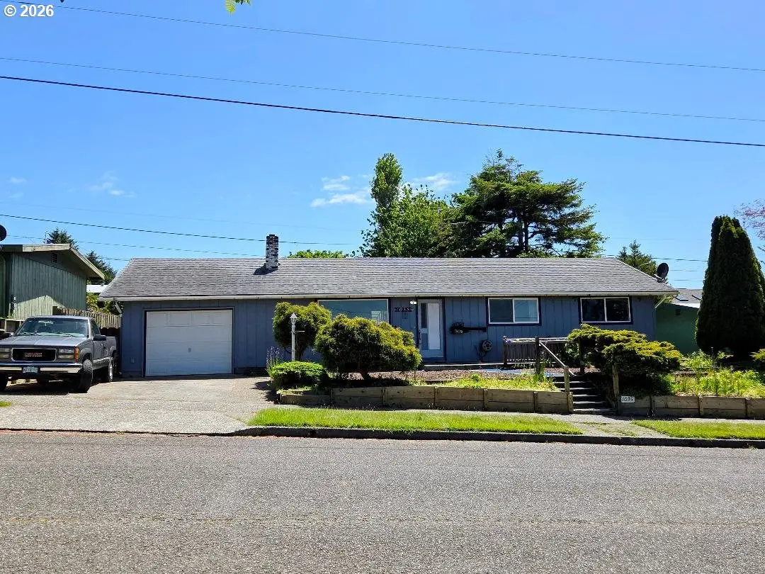 1035 Pacific Ave, Coos Bay, OR 97420 - #1