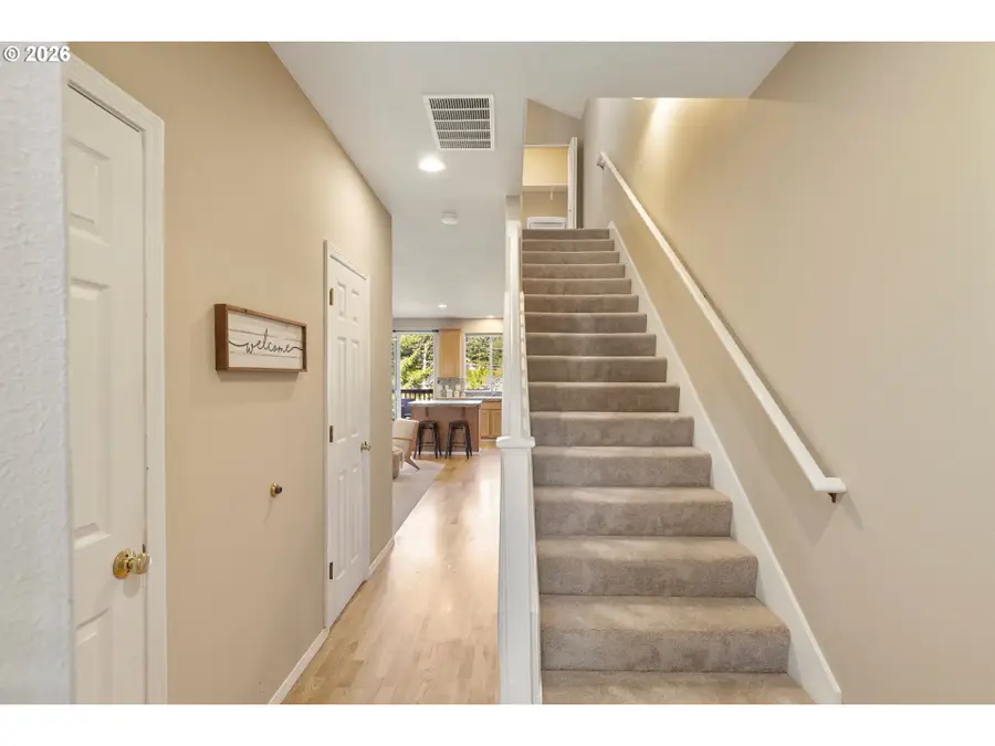 20263 Hoodview Ave, Northwest Clackamas, OR 97068 - #2