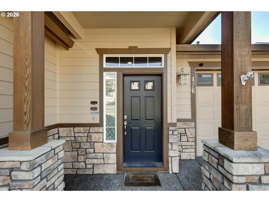 426 N V St, Washougal, WA 98671 - #3