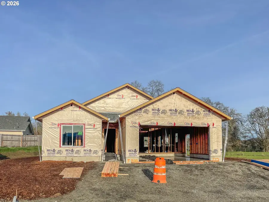 158 Collins Ct, Winston, OR 97496 - #2