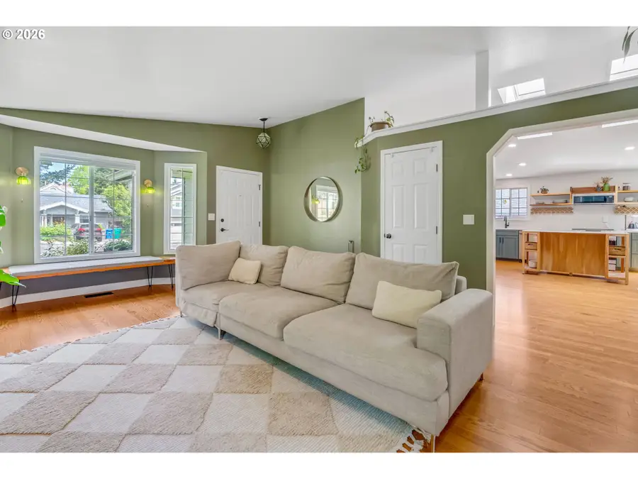 1634 SW Spring Garden St, Portland, OR 97219 - #3