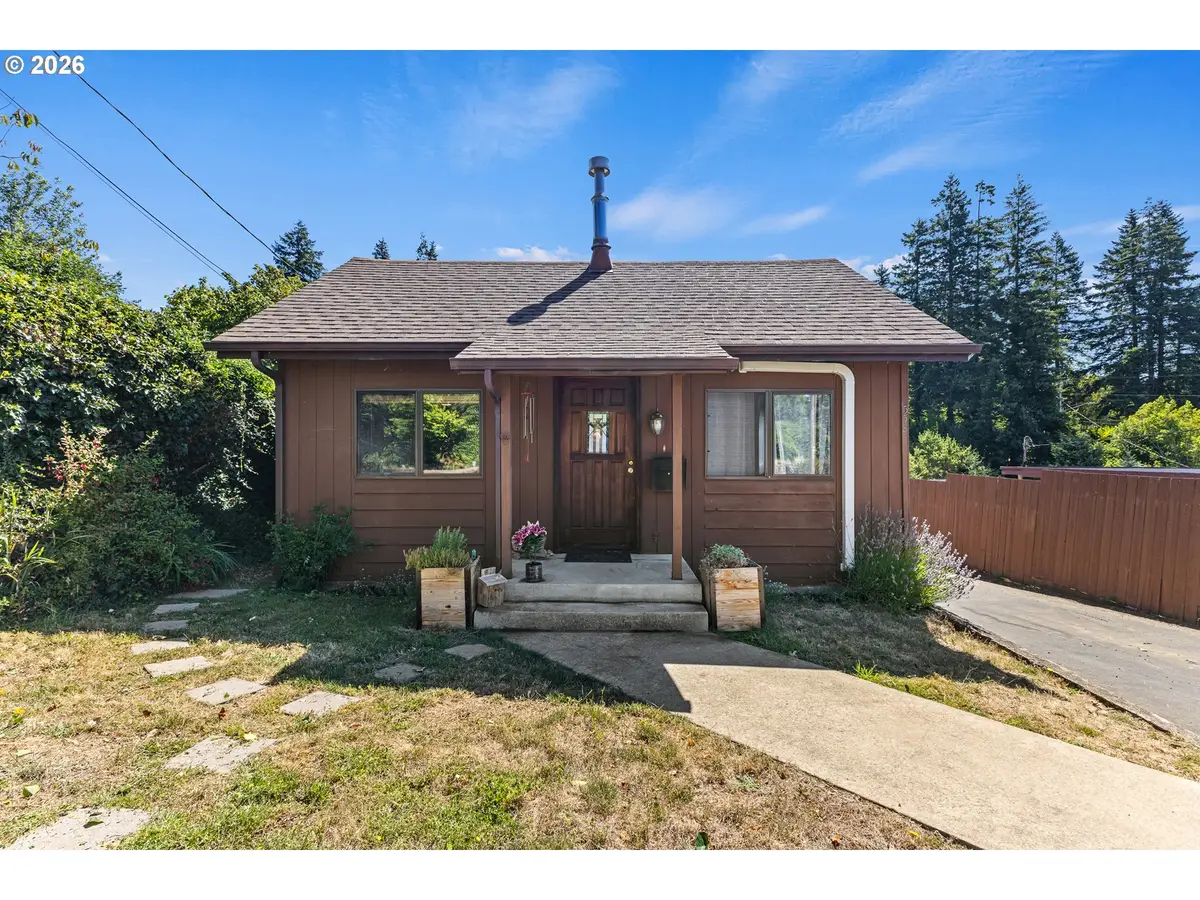 558 N Elliott St, Coquille, OR 97423 - #1