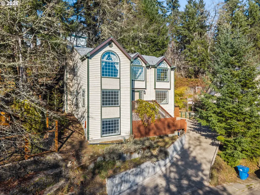 357 W 37th Ave, Eugene, OR 97405 - Image #2