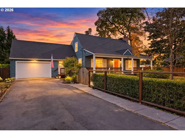 900 NE 3rd Ave, Hillsboro, OR 97124