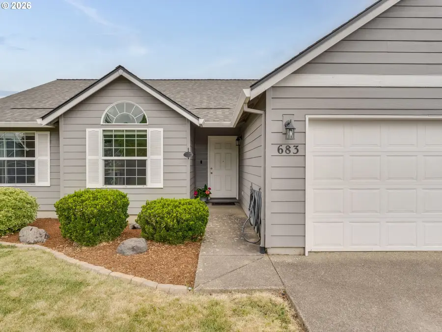 683 NE Summerfield St, McMinnville, OR 97128 - #2