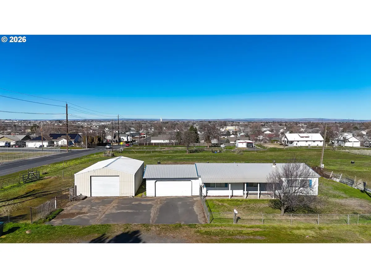 1035 E Tamarack Ave, Hermiston, OR 97838 - #1