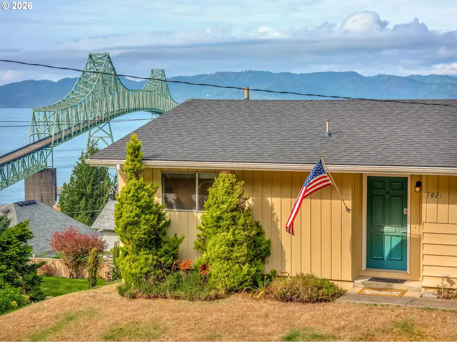 102 W Grand Ave, Astoria, OR 97103 - #3