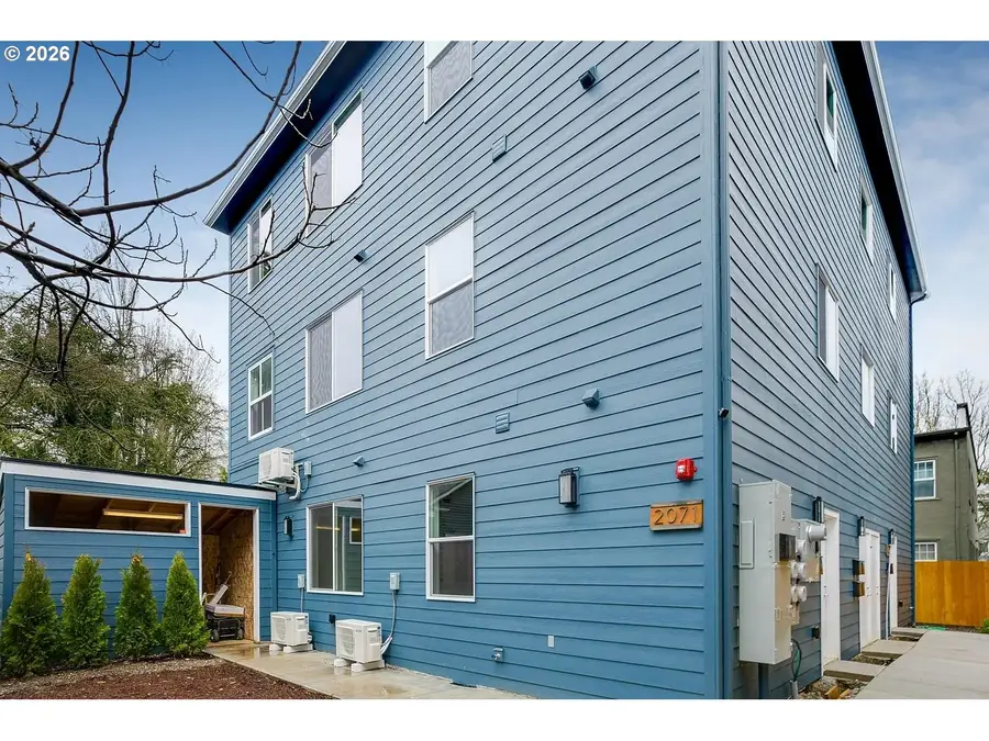 2071 NE Davis St, Portland, OR 97232 - #2