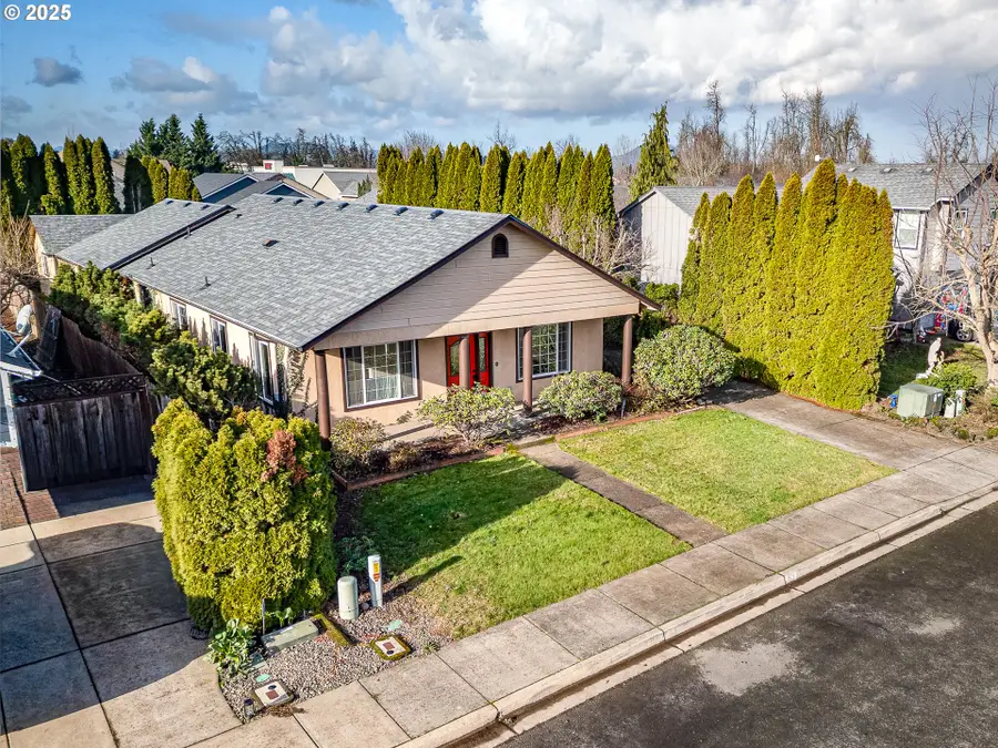 83 Sunday Dr, Creswell, OR 97426 - Image #2