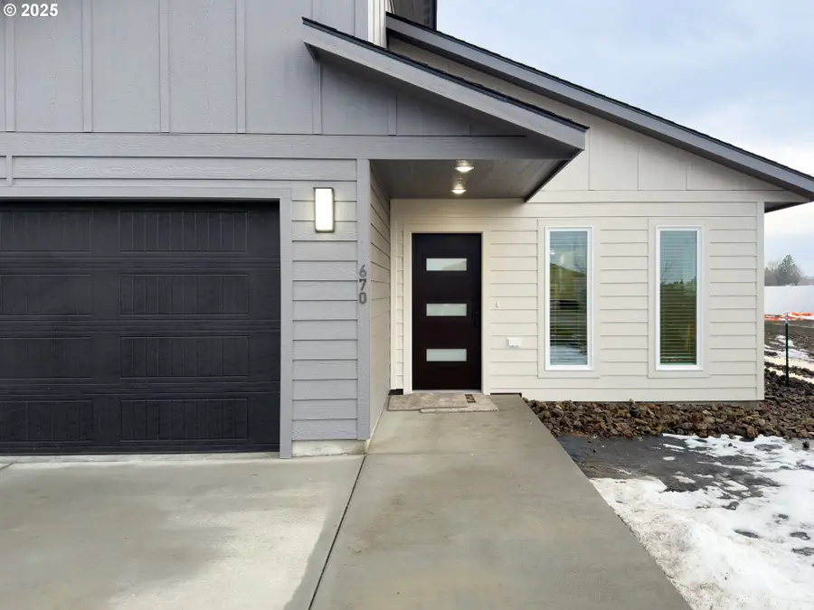 670 E St, Baker City, OR 97814 - Image #3