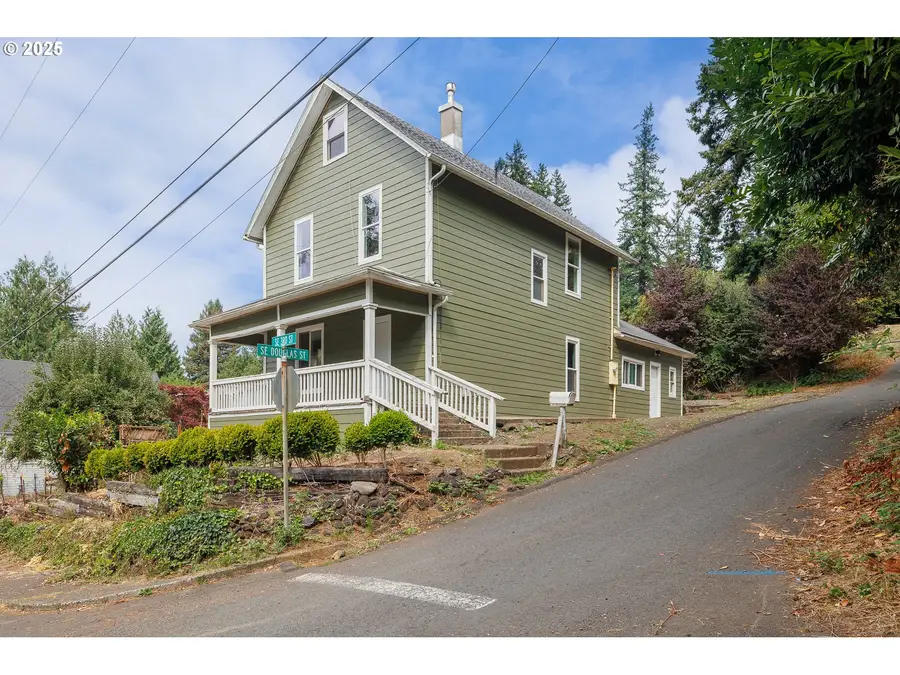 492 SE 3rd St, Toledo, OR 97391 - Image #2