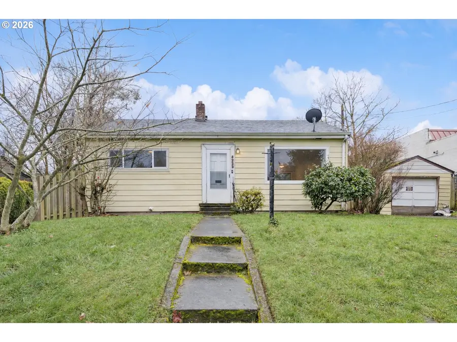 8222 NE Webster St, Portland, OR 97220 - Image #2
