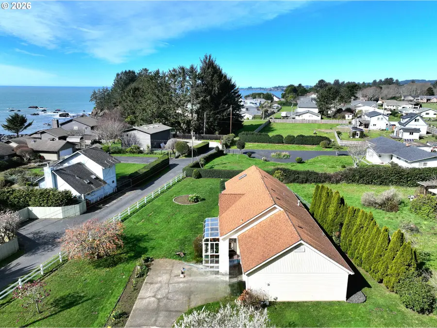 15482 Morrison Ln, Brookings, OR 97415 - #3