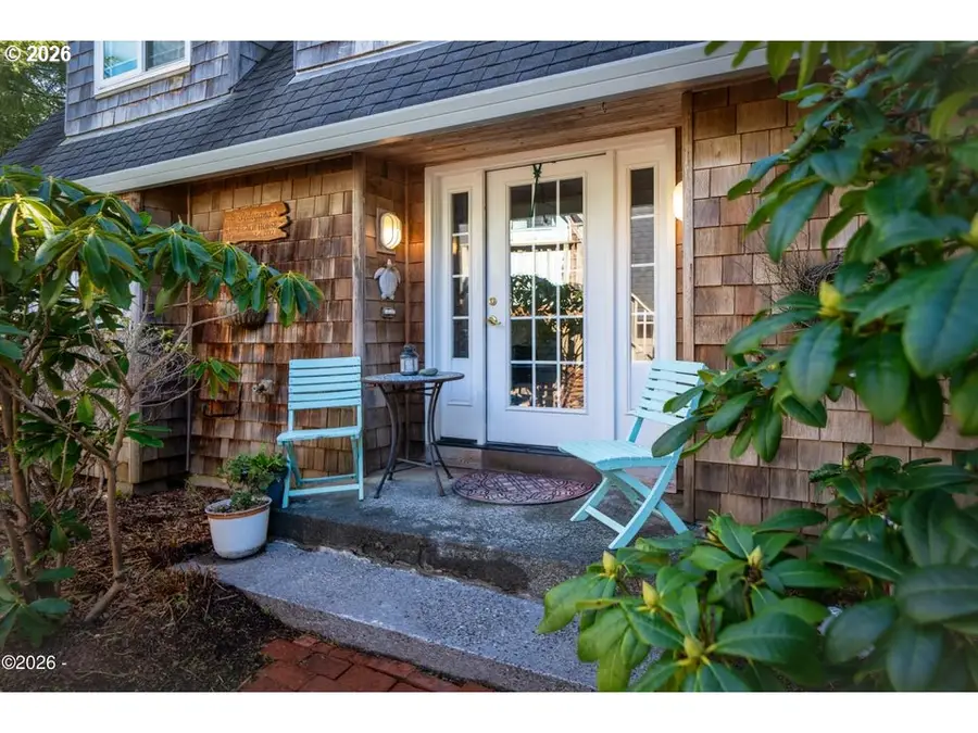 5460 Palisades Dr, Lincoln Beach, OR 97367 - #2