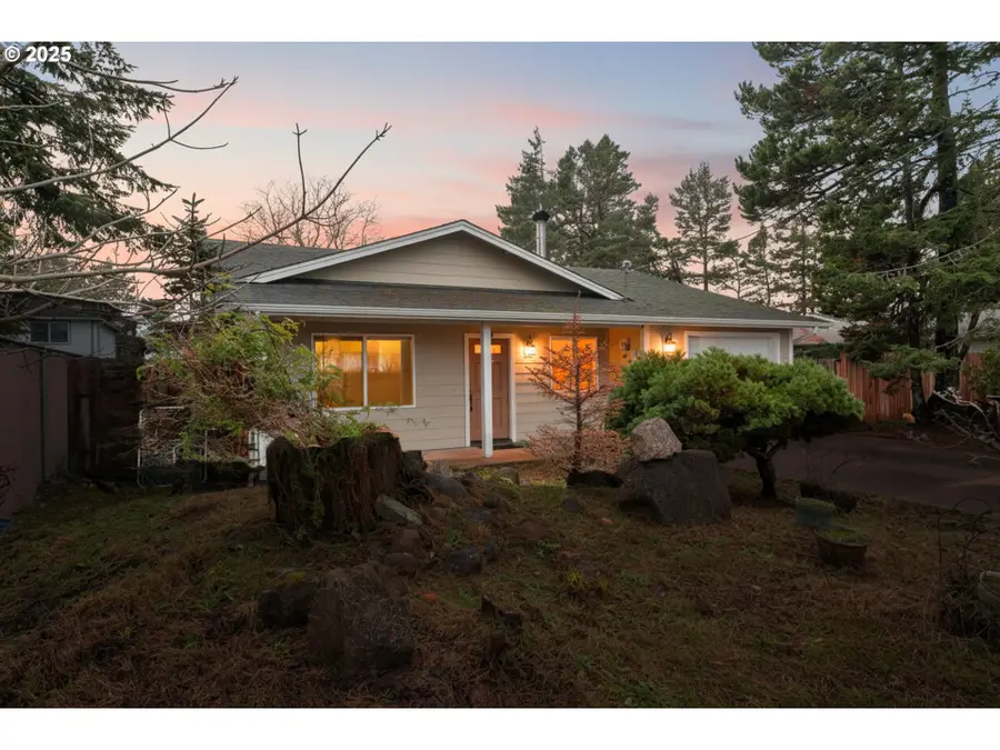 1650 23rd St, Florence, OR 97439 - Image #2