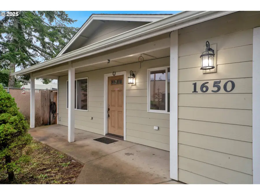 1650 23rd St, Florence, OR 97439 - Image #3